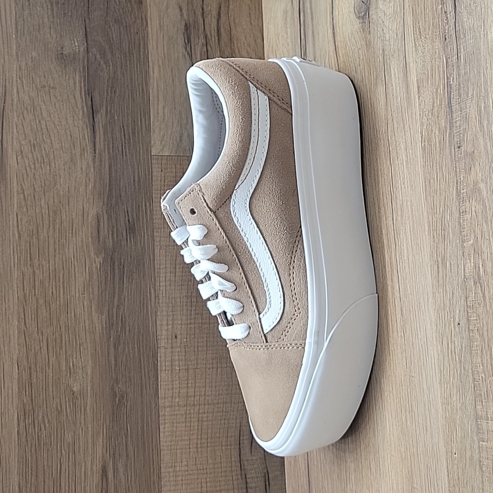 Van's old school Stackfo platform Brand new in the box authentic uper leather. - Picture 5 of 11
